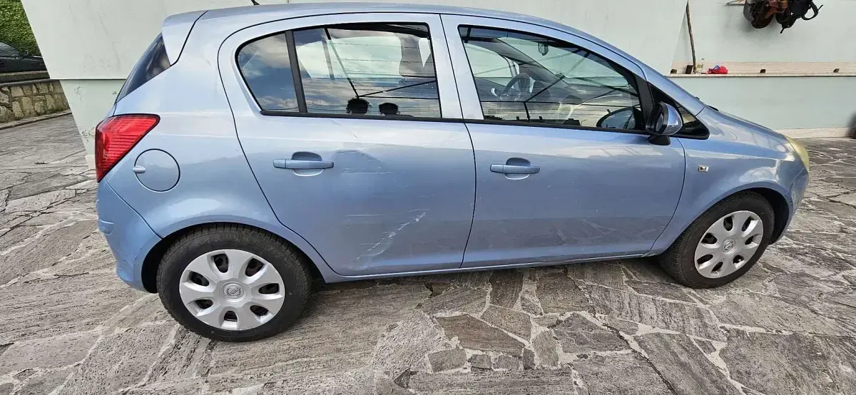 Usata Opel Corsa Club 60 CV (44 kW) 2008 Utilitaria