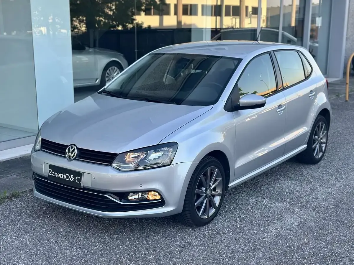 Usata VW Polo Highline 90 CV (66 kW) 2017 Argento Berlina