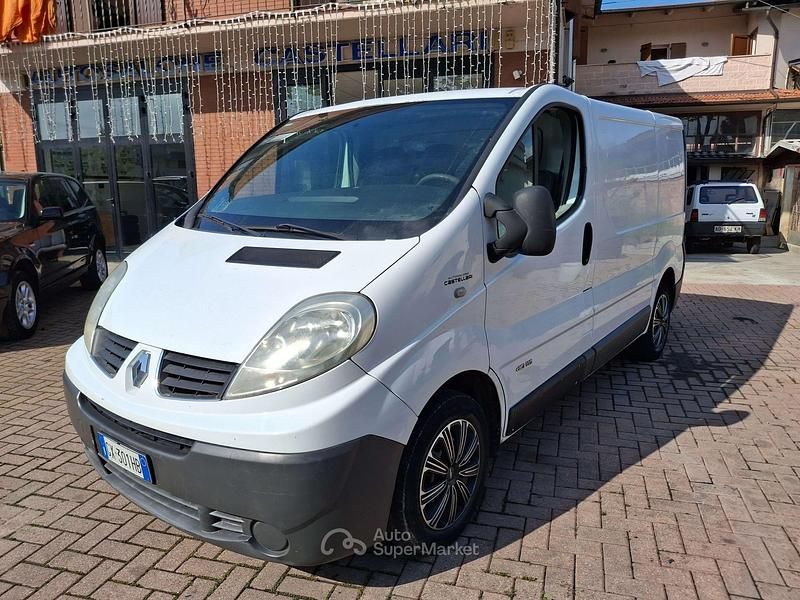 Begagnad Renault Trafic 114 HK (83 kW) 2007 Vit Minibuss