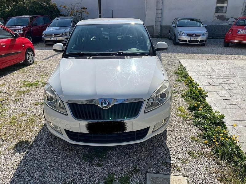 Usata Skoda Fabia Ambition 69 CV (50 kW) 2011 Bianco Berlina