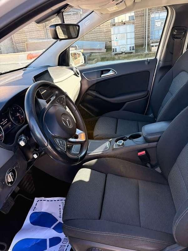 Usata Mercedes B180 109 CV (80 kW) 2017 Monovolume