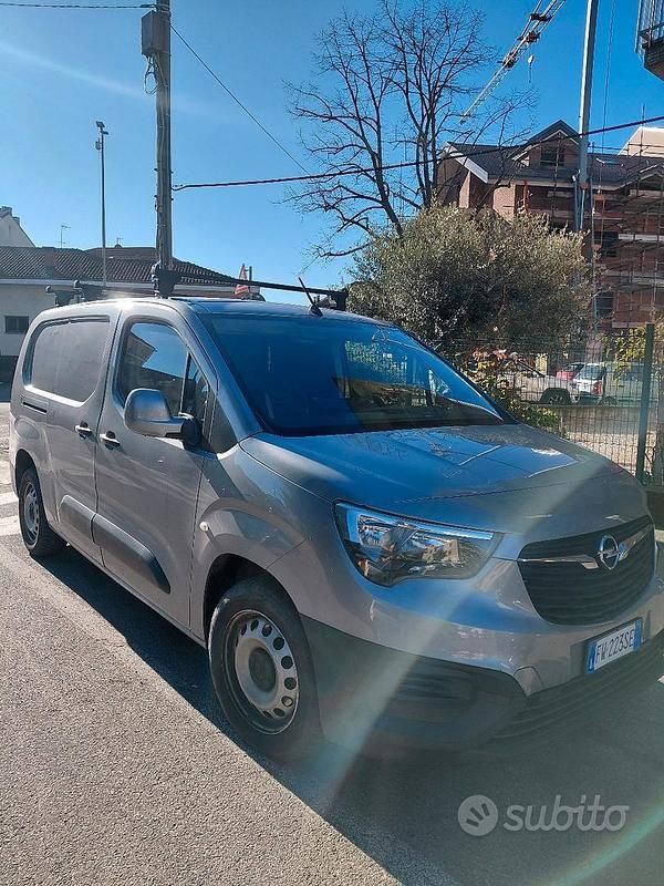 Usata Opel Combo 100 CV (73 kW) 2019 Grigio Monovolume