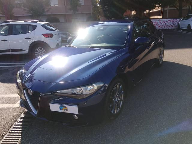 Usata Alfa Romeo Giulia Super 180 CV (132 kW) 2017 Blu Berlina