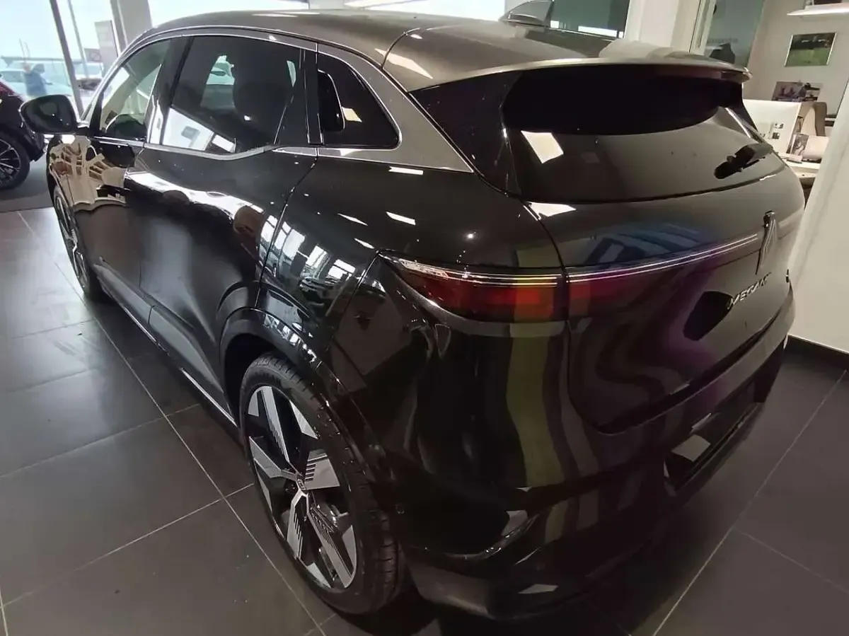 Usata Renault Megane E-Tech Techno 161 kW (220 CV) 2025 Nero Berlina