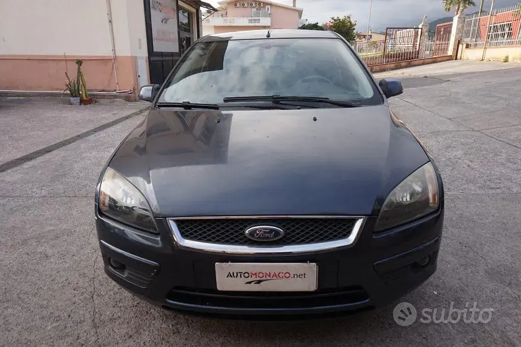 Usata Ford Focus 90 CV (66 kW) 2007 Grigio Berlina