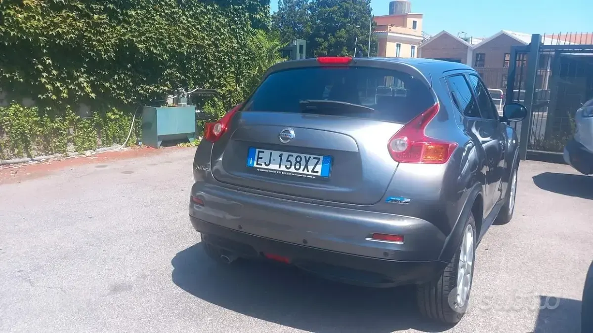Usata Nissan Juke Acenta 110 CV (80 kW) 2011 Grigio SUV