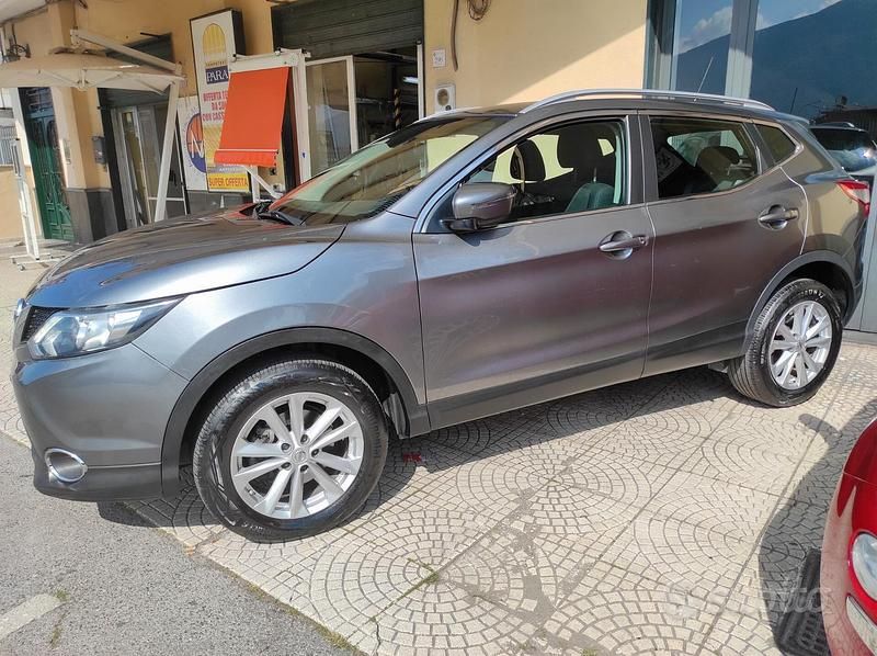Usata Nissan Qashqai 131 CV (96 kW) 2016 Grigio SUV