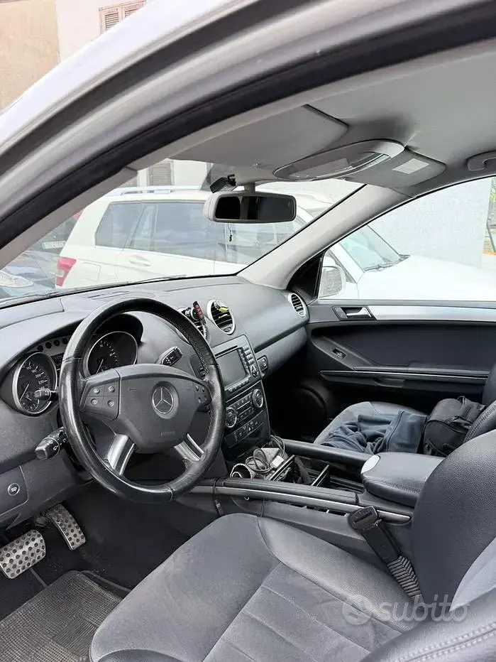 Usata Mercedes ML320 224 CV (164 kW) 2005 Grigio SUV