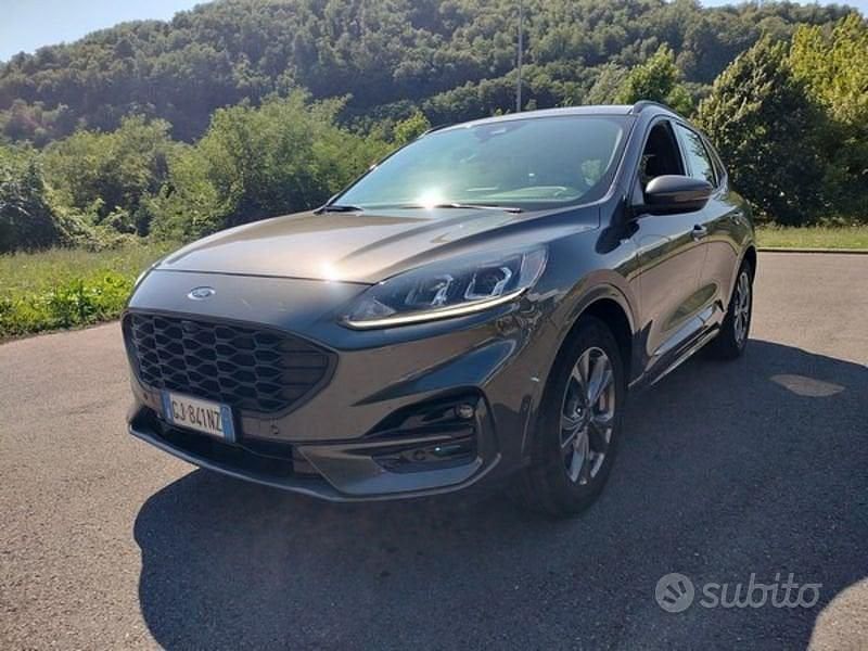 Usata Ford Kuga ST-Line 120 CV (88 kW) 2022 Grigio SUV