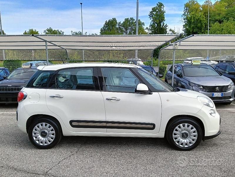 Usado Fiat 500L Pop Star 120 CV (88 kW) 2016 Blanco Monovolumen