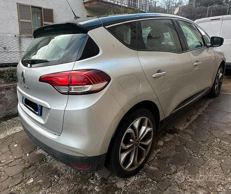 Usata Renault Scénic IV 140 CV (102 kW) 2019 Grigio Monovolume
