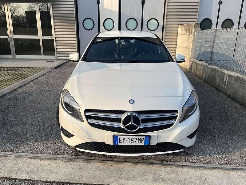 Usata Mercedes A200 Premium 136 CV (100 kW) 2015 Polar white met. Berlina