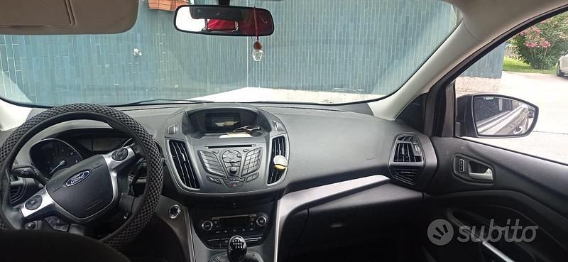 Usata Ford Kuga 115 CV (84 kW) 2015 SUV
