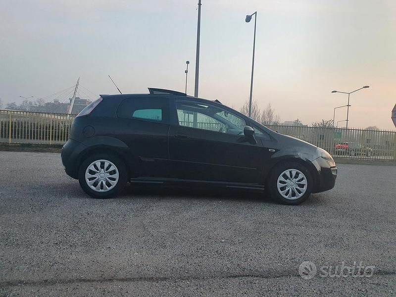 Usata Fiat Punto Evo Sport 105 CV (77 kW) 2010 Nero Utilitaria