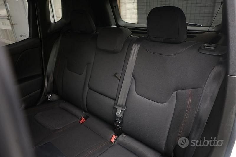 Usata Jeep Renegade Trailhawk 170 CV (125 kW) 2017 Bianco SUV