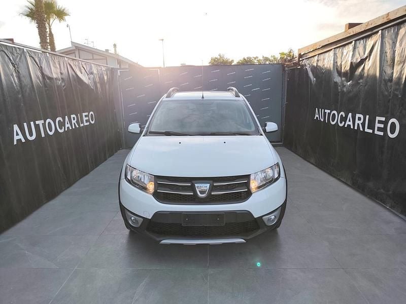 Usata Dacia Sandero Stepway 90 CV (66 kW) 2014 Bianco Utilitaria