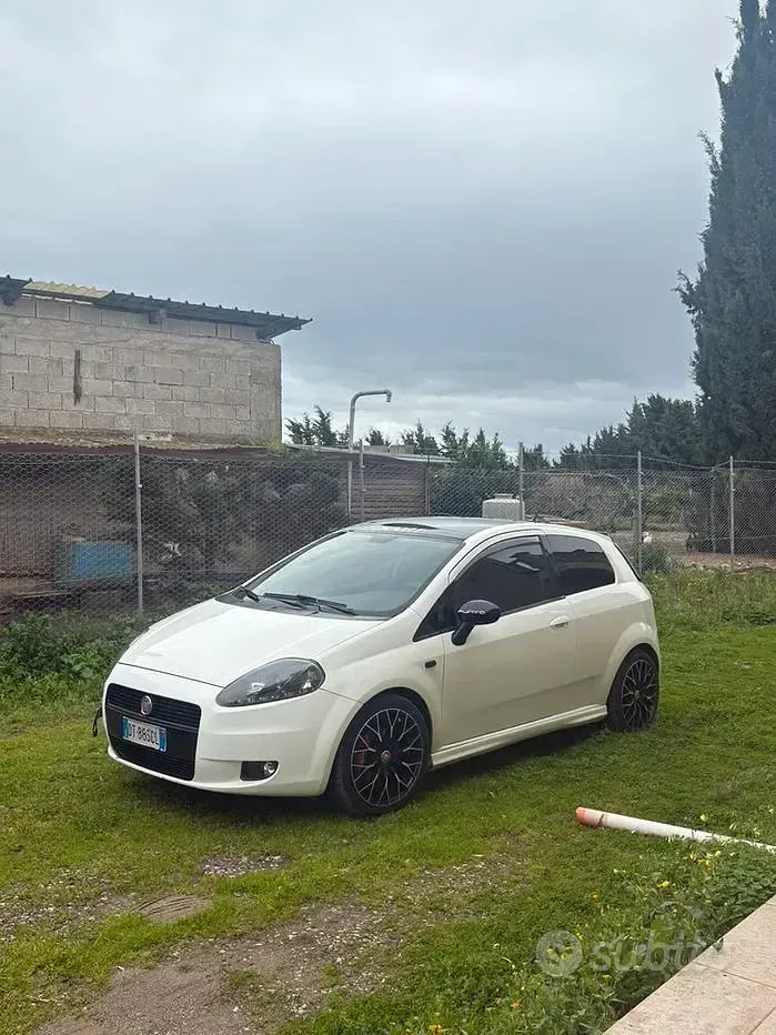 Usata Fiat Grande Punto 90 CV (66 kW) 2008 Bianco Utilitaria