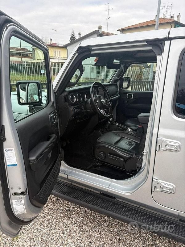 Usata Jeep Wrangler 379 CV (278 kW) 2022 Grigio SUV