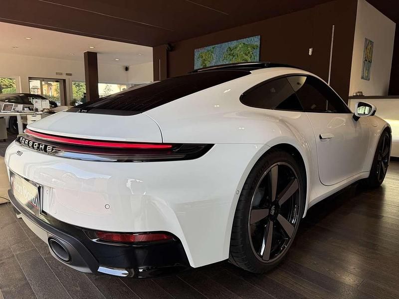 Usata Porsche 911 Carrera 394 CV (289 kW) 2024 Bianco Coupé