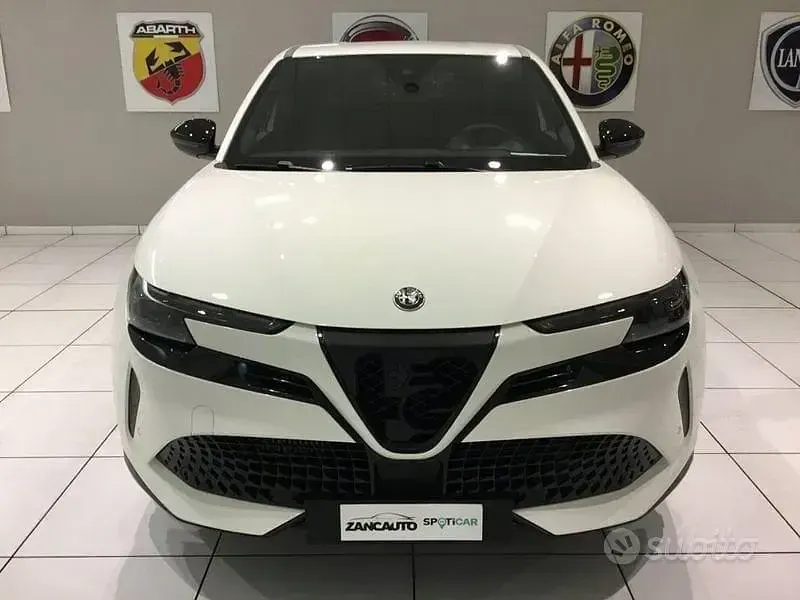 Usata Alfa Romeo Junior Edizione Speciale 114 kW (156 CV) 2025 Bianco SUV