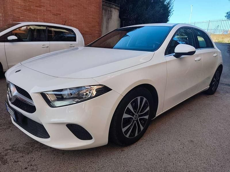 Usata Mercedes A180 Business 116 CV (85 kW) 2021 Bianco Berlina