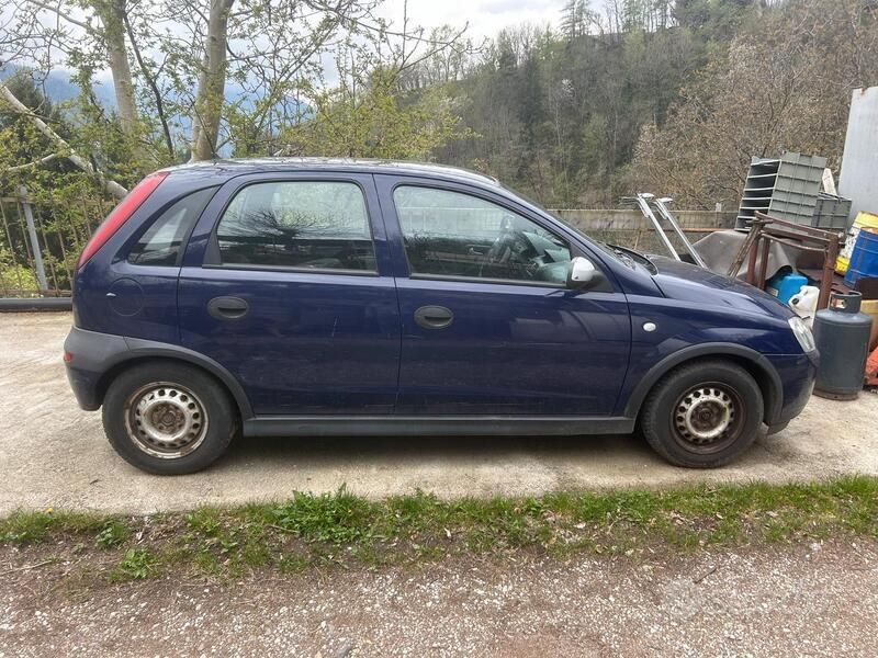 Usata Opel Corsa 75 CV (55 kW) 2003 Blu Utilitaria