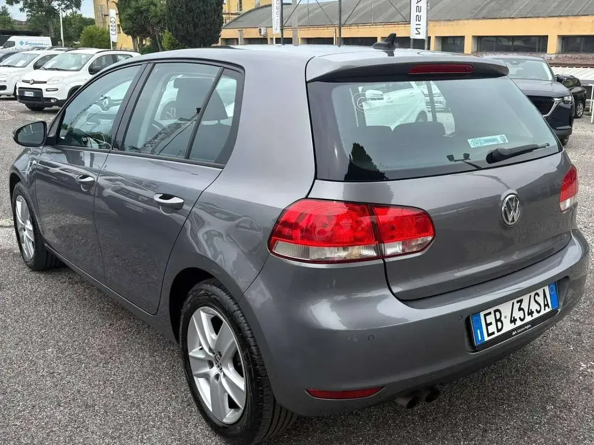 Usata VW Golf VI Comfortline 122 CV (89 kW) 2010 Grigio Utilitaria
