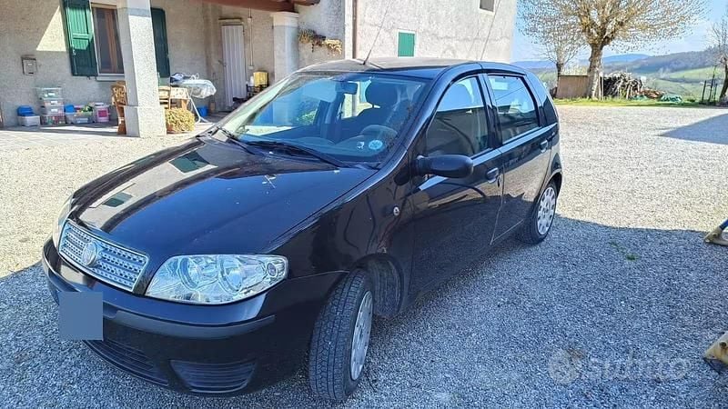 Usata Fiat Punto 77 CV (56 kW) 2009 Utilitaria
