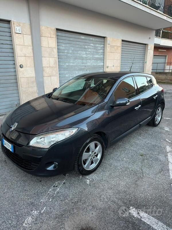 Usata Renault Mégane III 110 CV (80 kW) 2009 Grigio Utilitaria