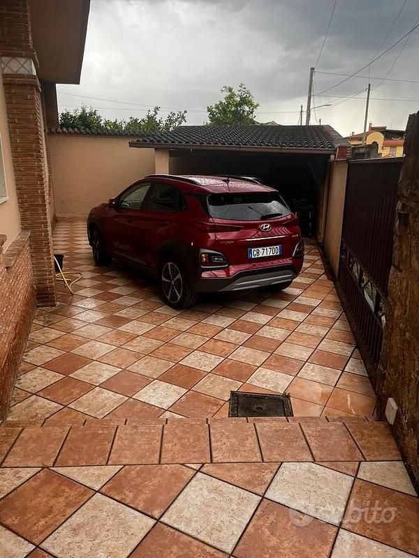 Usata Hyundai Kona XPrime 116 CV (85 kW) 2020 Rosso SUV