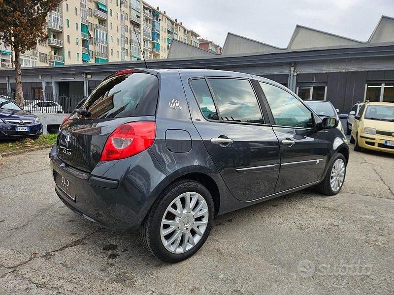 Usata Renault Clio II LE 86 CV (63 kW) 2008 Grigio scuro Berlina