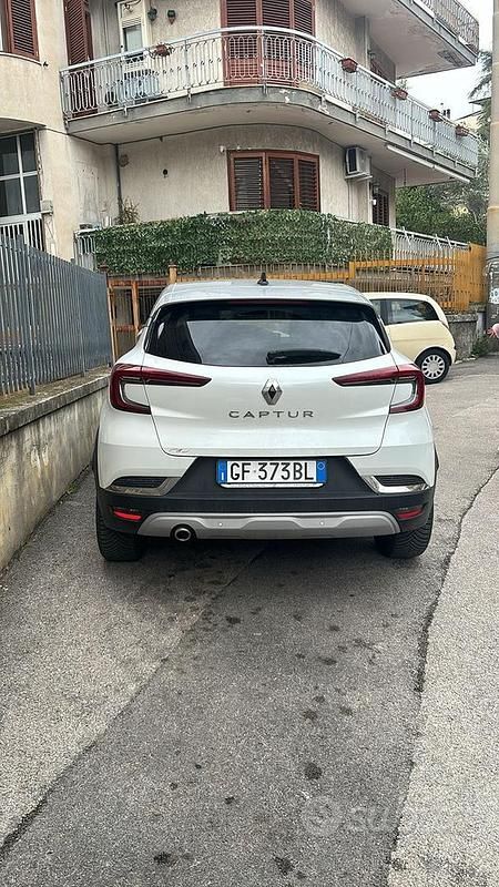 Usata Renault Captur 101 CV (74 kW) 2021 Bianco SUV