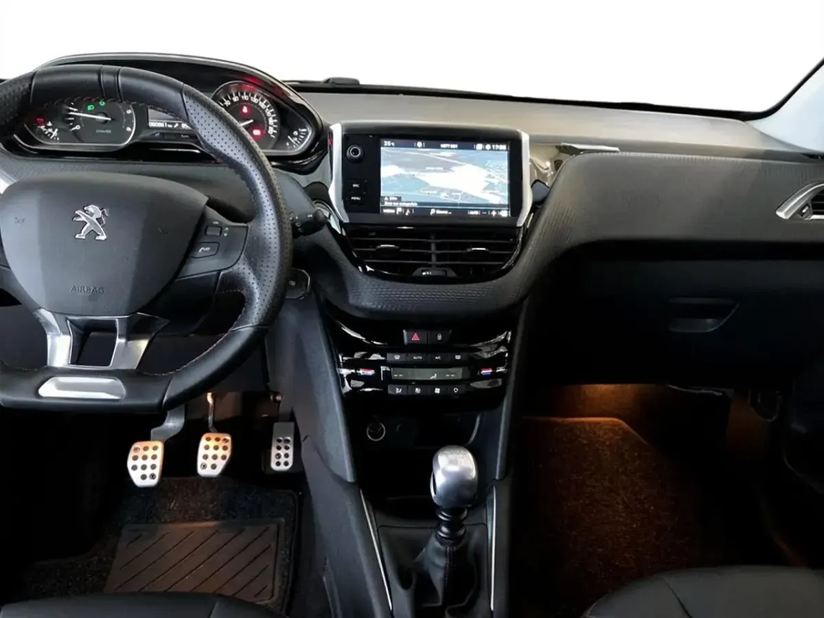 Usata Peugeot 208 102 CV (75 kW) 2019 Bianco Utilitaria