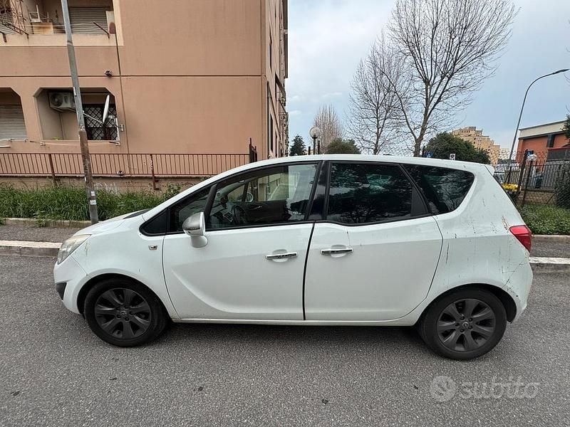 Usata Opel Meriva 95 CV (69 kW) 2010 Bianco Monovolume
