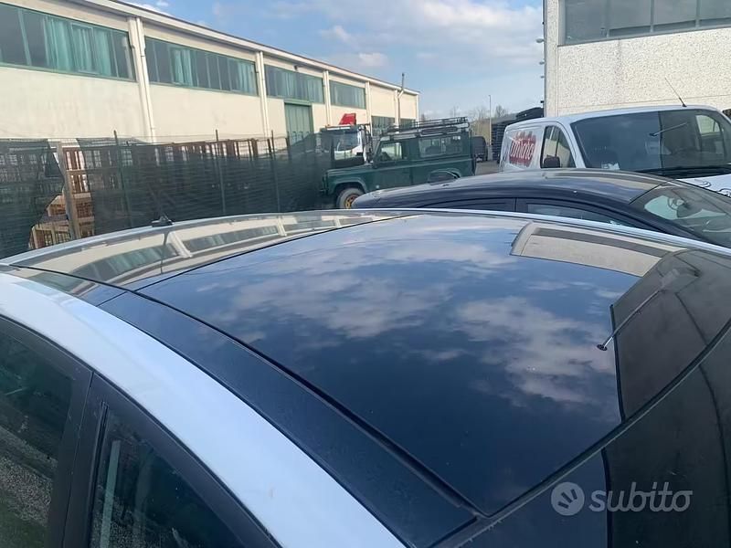 Usata Kia Venga 90 CV (66 kW) 2013 Bianco Utilitaria