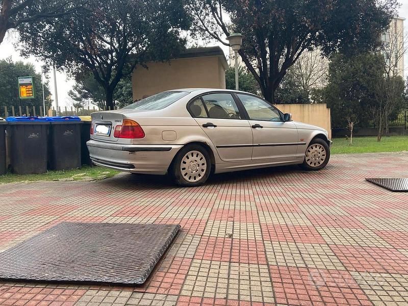 Usata BMW 318 118 CV (86 kW) 1999 Grigio Berlina