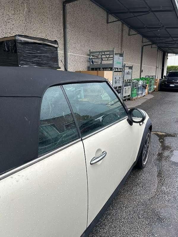 Usata Mini Cooper Cabriolet 120 CV (88 kW) 2009 Beige Cabrio