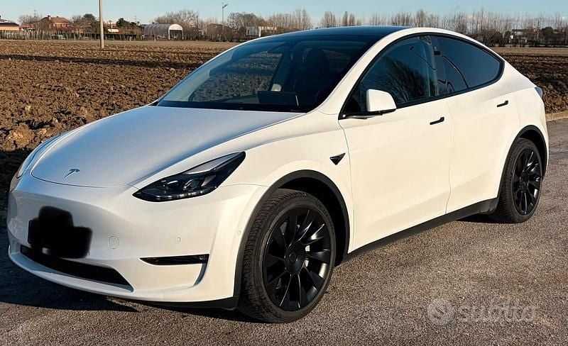 Bianco Usata 2022 Tesla Model Y SUV | 29.700 € (Molto cara) - Immagine 1/4