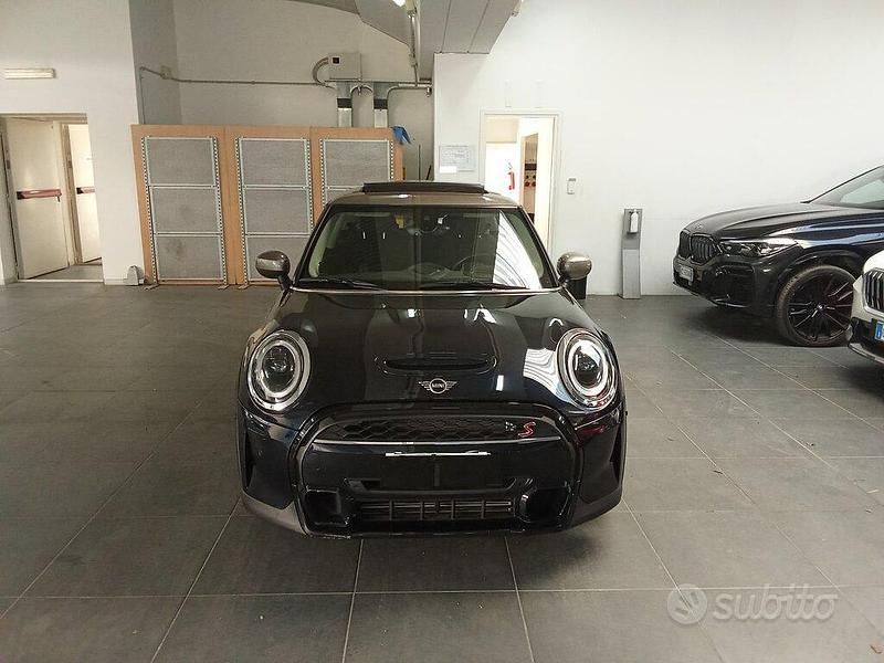 Begagnad Mini Cooper S 178 HK (130 kW) 2023 Svart Halvkombi