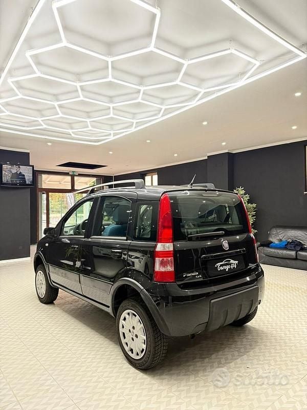 Usata Fiat Panda 4x4 Climbing 69 CV (50 kW) 2008 Nero Utilitaria