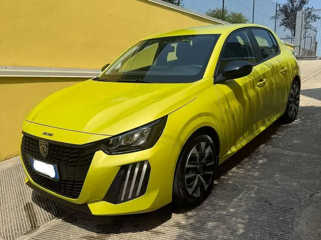 Usata Peugeot 208 Active 75 CV (55 kW) 2024 Utilitaria