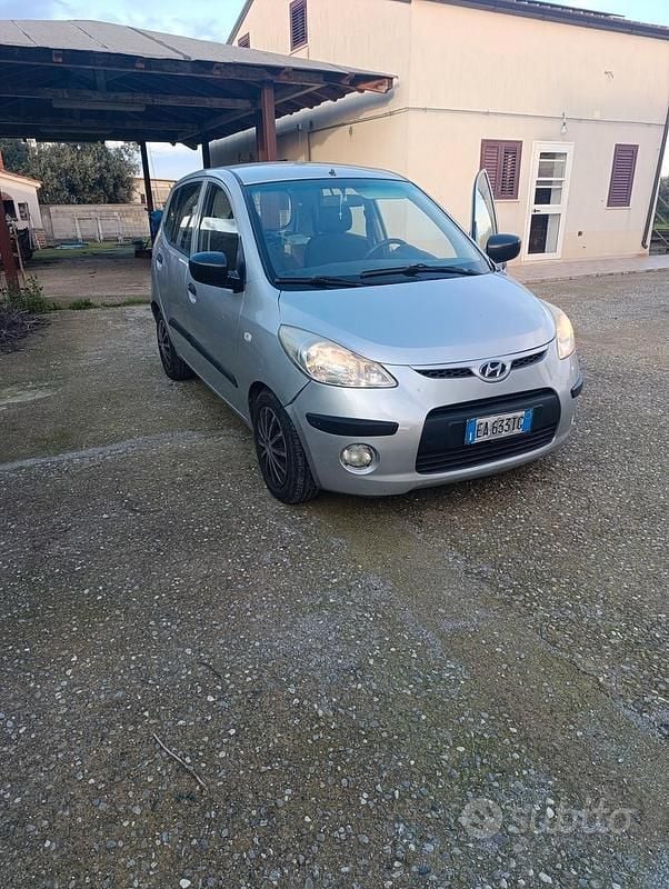 Usata Hyundai i10 75 CV (55 kW) 2010 Grigio Utilitaria