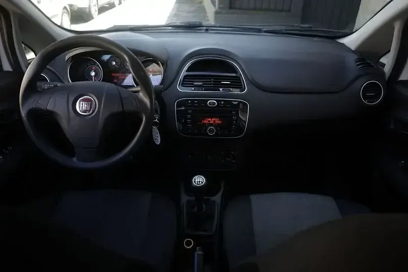 Usata Fiat Punto Lounge 75 CV (55 kW) 2015 Bianco Utilitaria