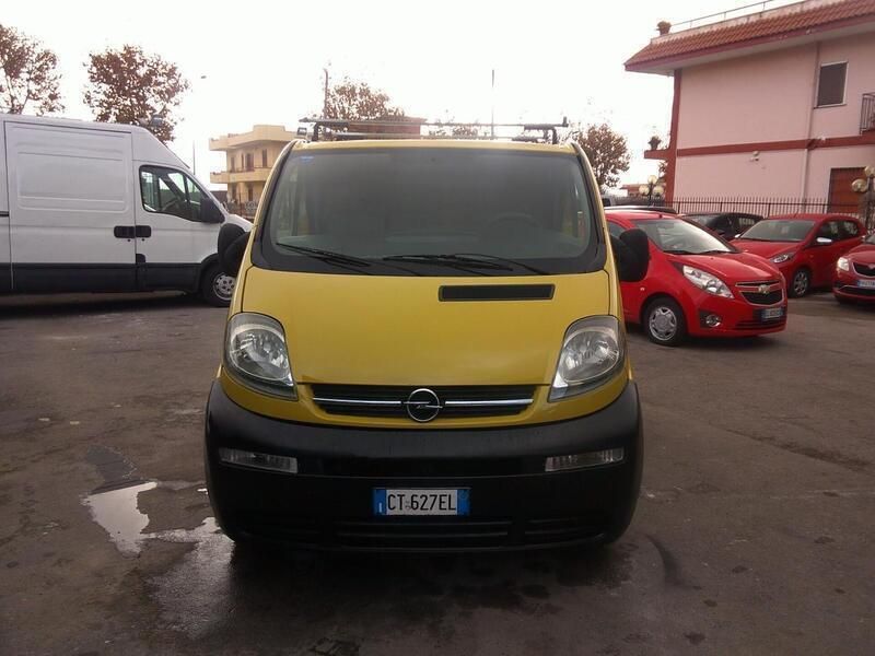 Giallo Usata 2005 Opel Vivaro Monovolume | 6499 € - Immagine 1/4