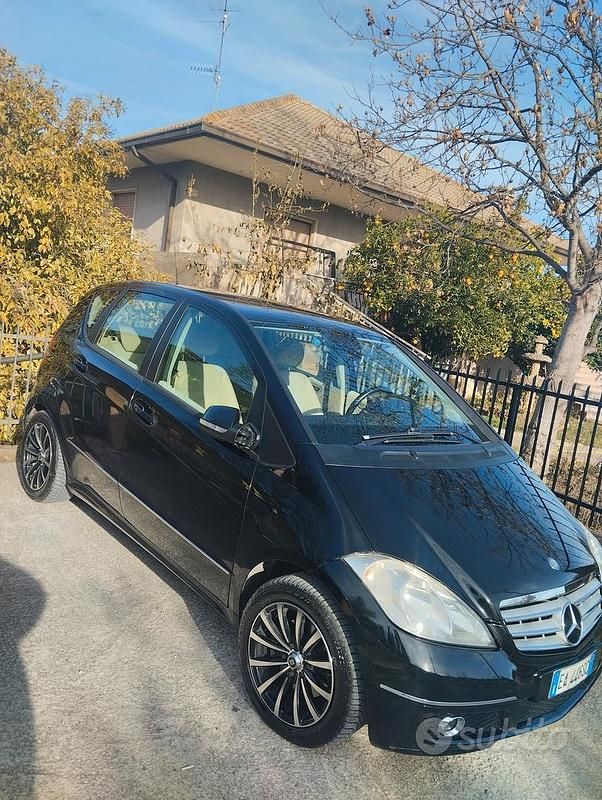 Usata Mercedes A200 140 CV (102 kW) 2010 Nero Berlina