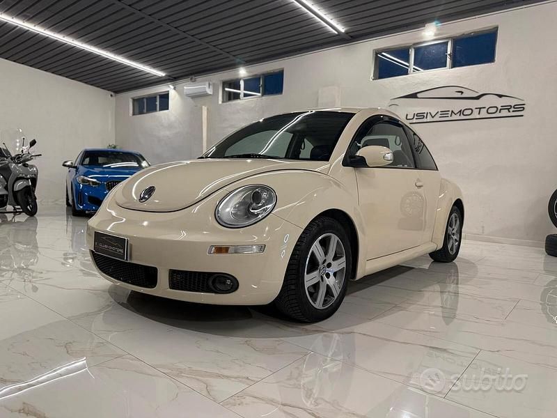 Usata VW New Beetle 105 CV (77 kW) 2010 Other Utilitaria