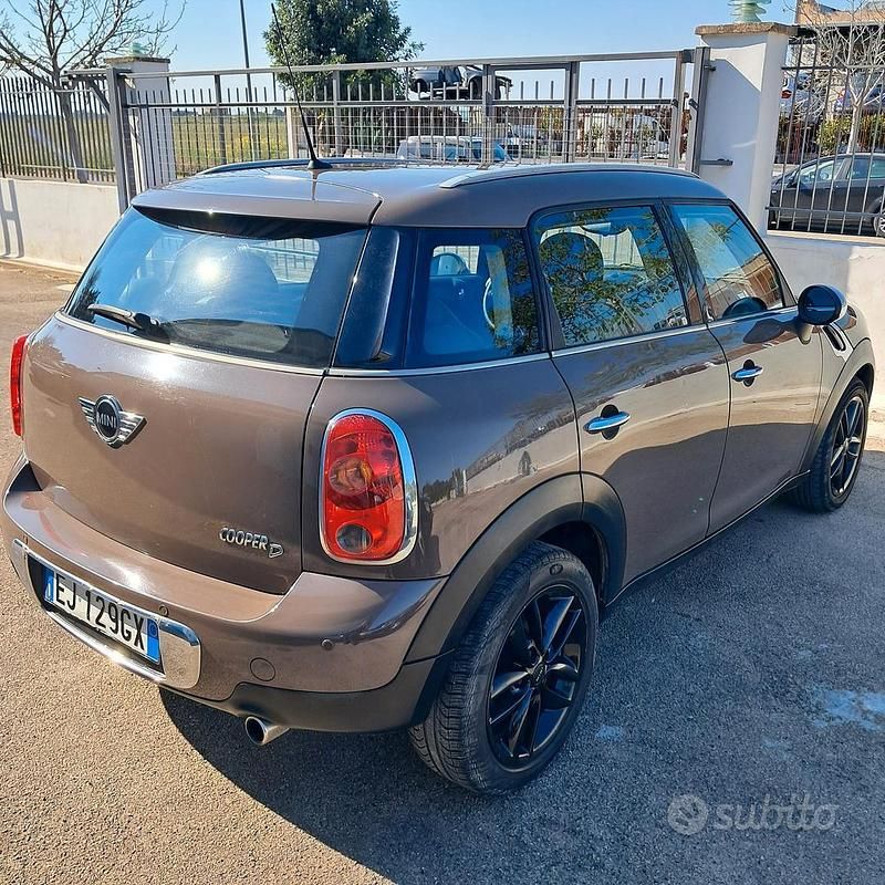 Usata Mini Countryman 111 CV (81 kW) 2011 Marrone SUV