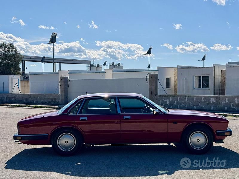 Usata Jaguar XJ6 213 CV (156 kW) 1987 Rosso Berlina