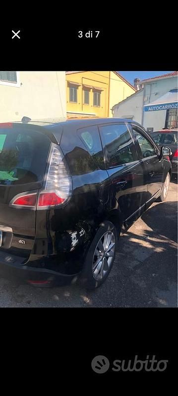 Usata Renault Scenic E-Tech XMOD 110 CV (80 kW) 2012 Nero SUV