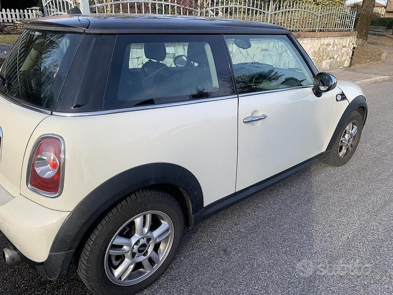 Usata Mini One D 90 CV (66 kW) 2010 Beige Utilitaria
